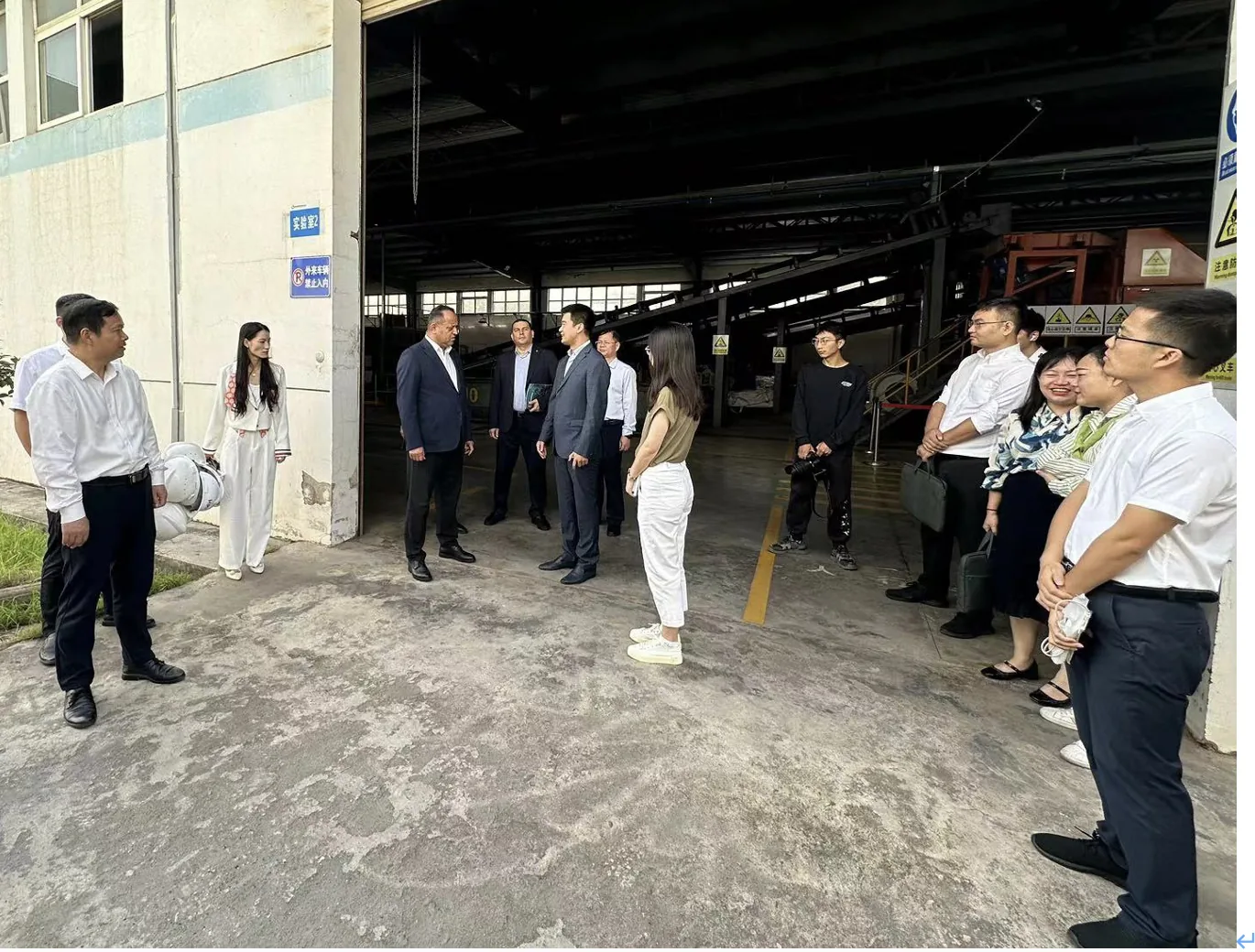拓展全球清洁能源商机：HPY矿石分选制造厂迎来乌兹别克斯坦塔什干第一任副州长